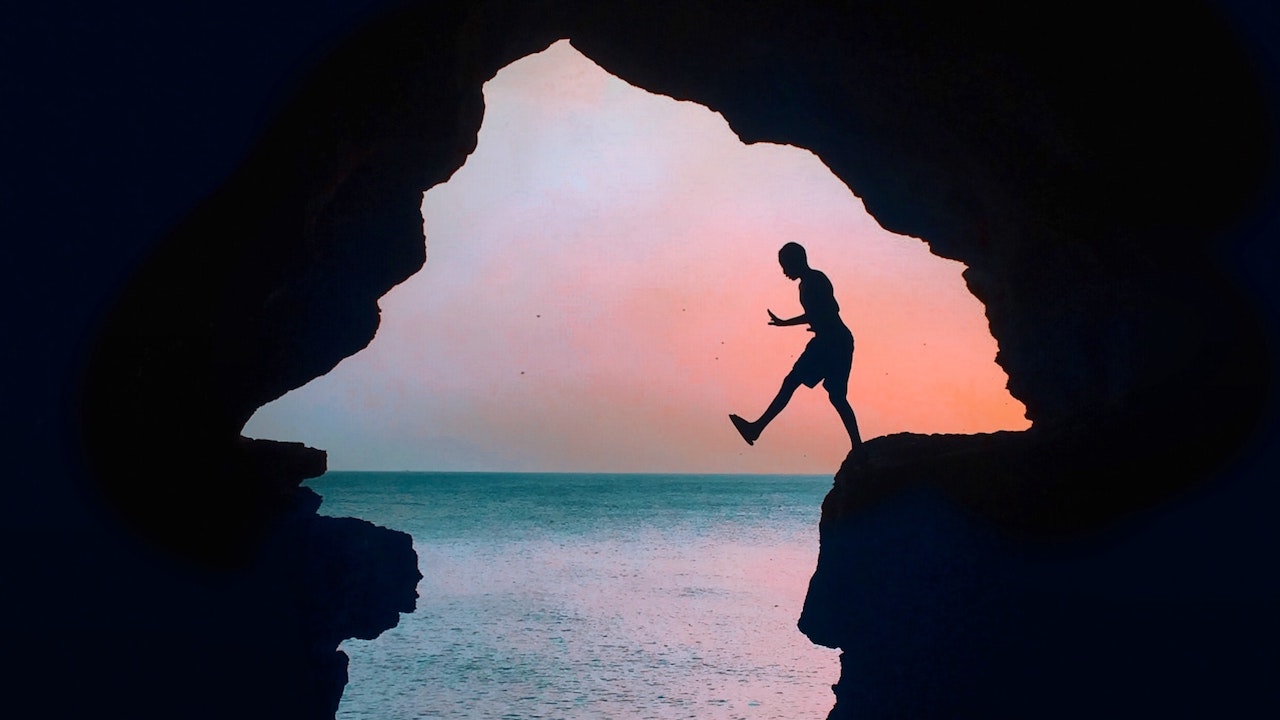 Beginner’s Guide to Deep Water Soloing (Psicobloc): How & Where?