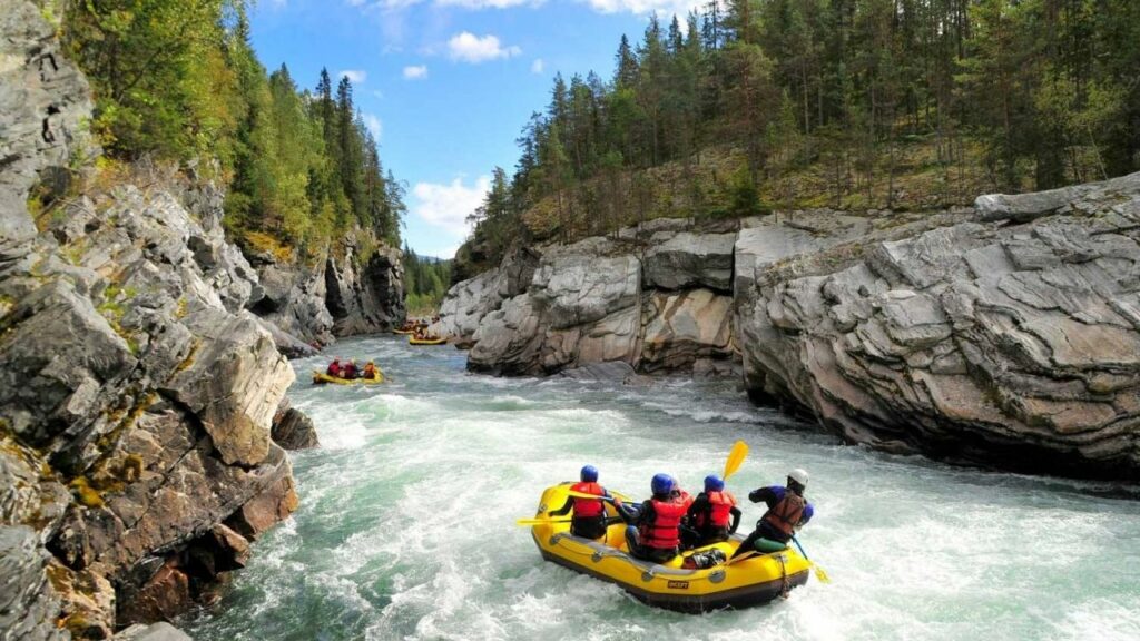 Top 10 Most Dangerous Whitewater Rafting Rapids Globally