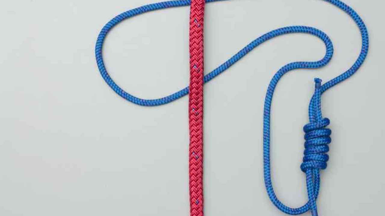 How to tie an adjustable Prusik knot for rapelling?