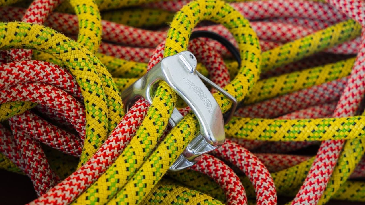 Analyzing the Best Climbing Knots: Which one should you use?