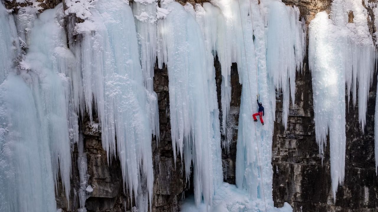 Why do climbers use Dex? Does it help in climbing?